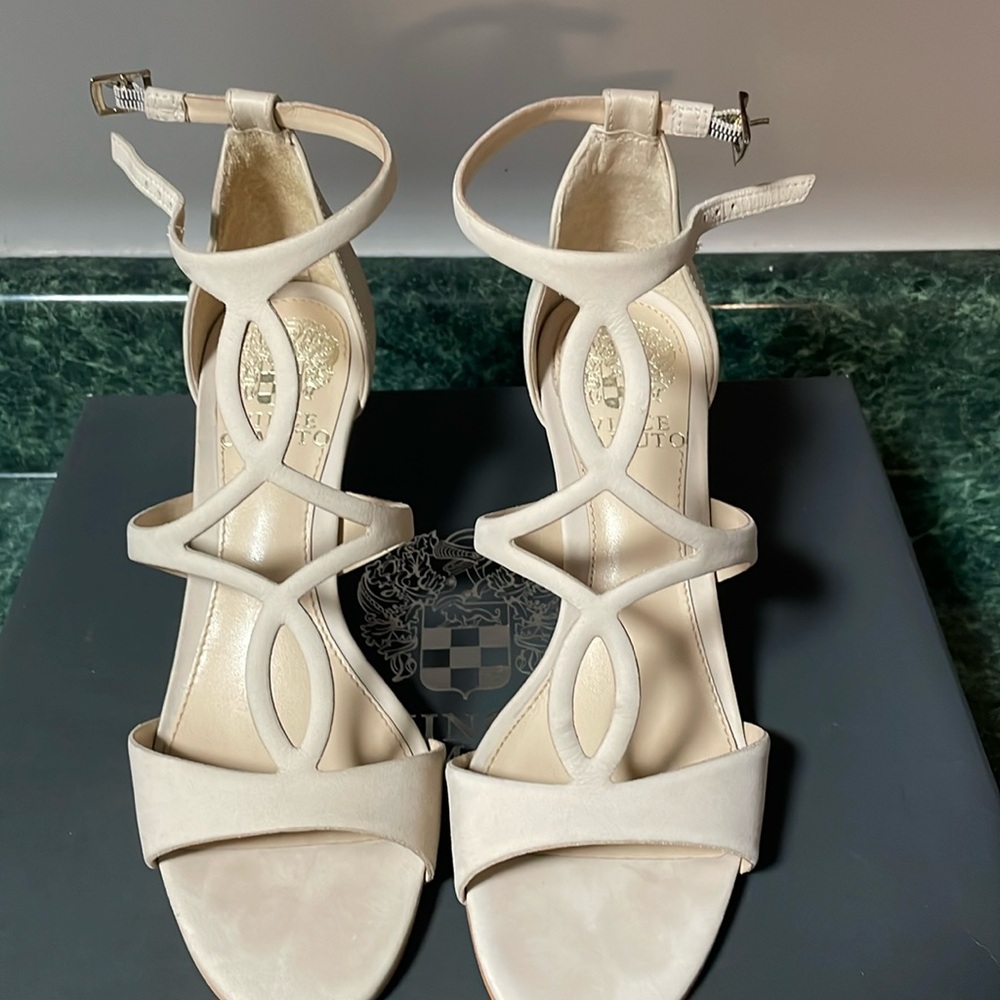 Woman's size 6 sandals
